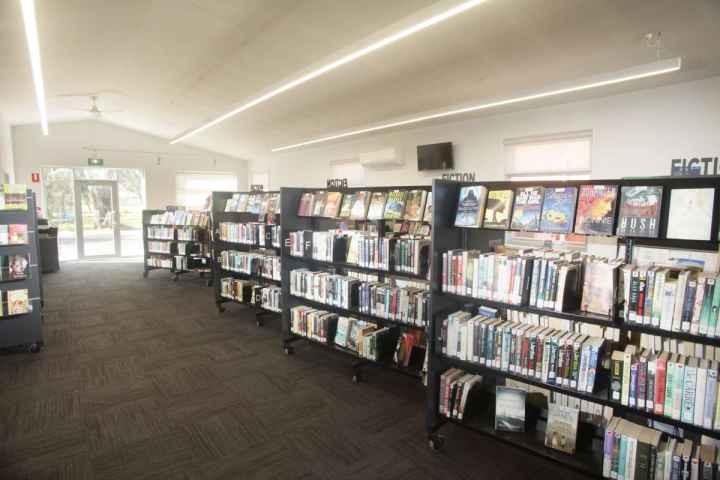 Euroa Library - New Shelving